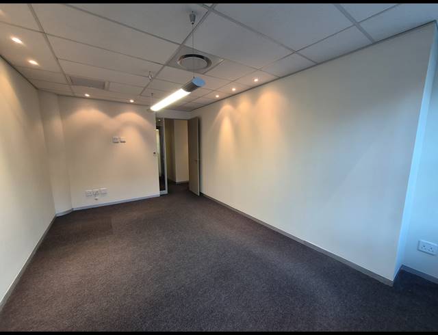106M² OFFICE TO LET IN SANDTON CENTRAL